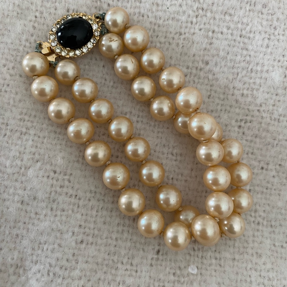 Van Heusen Gold Pearl Bracelet with Black Accent